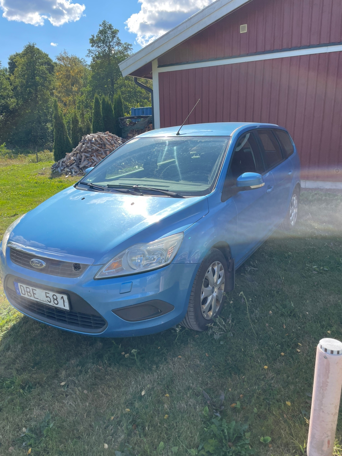 Ford Focus Kombi 1.6 TDCi Manuell 2009, bild 6/7