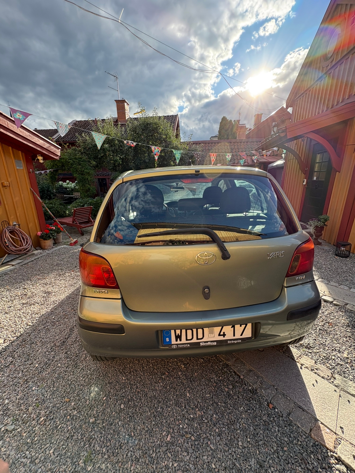 Toyota Yaris 5-dörrar 1.0 VVT-i Manuell 2004, bild 2/9
