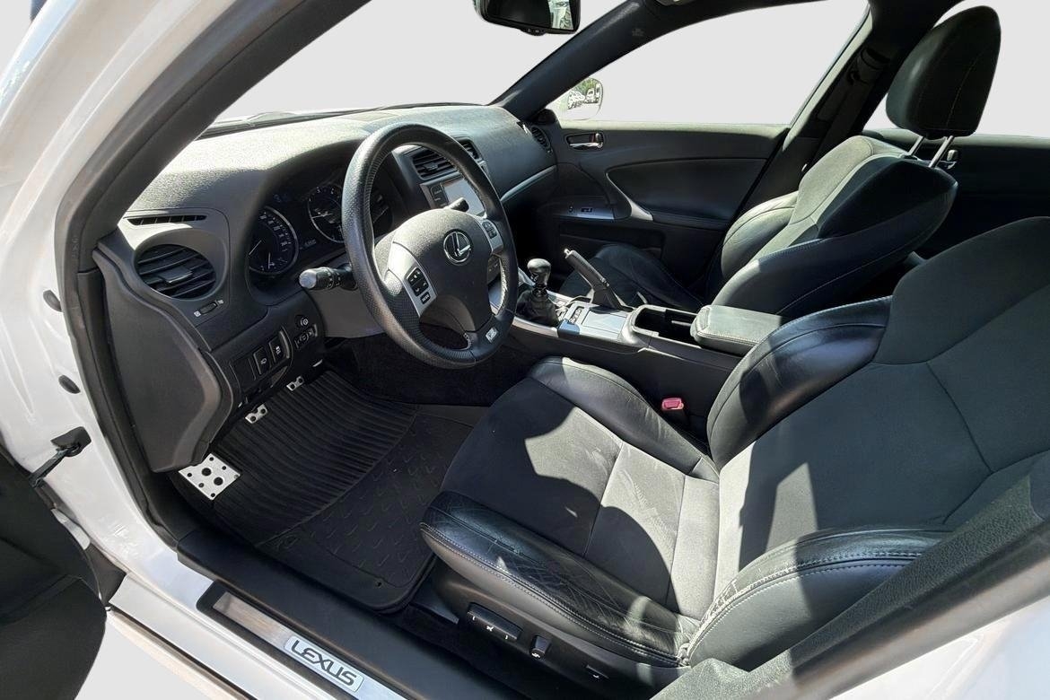 Lexus IS 220d F-SPORT / 1-ÄGARE 2012, photo 7/10