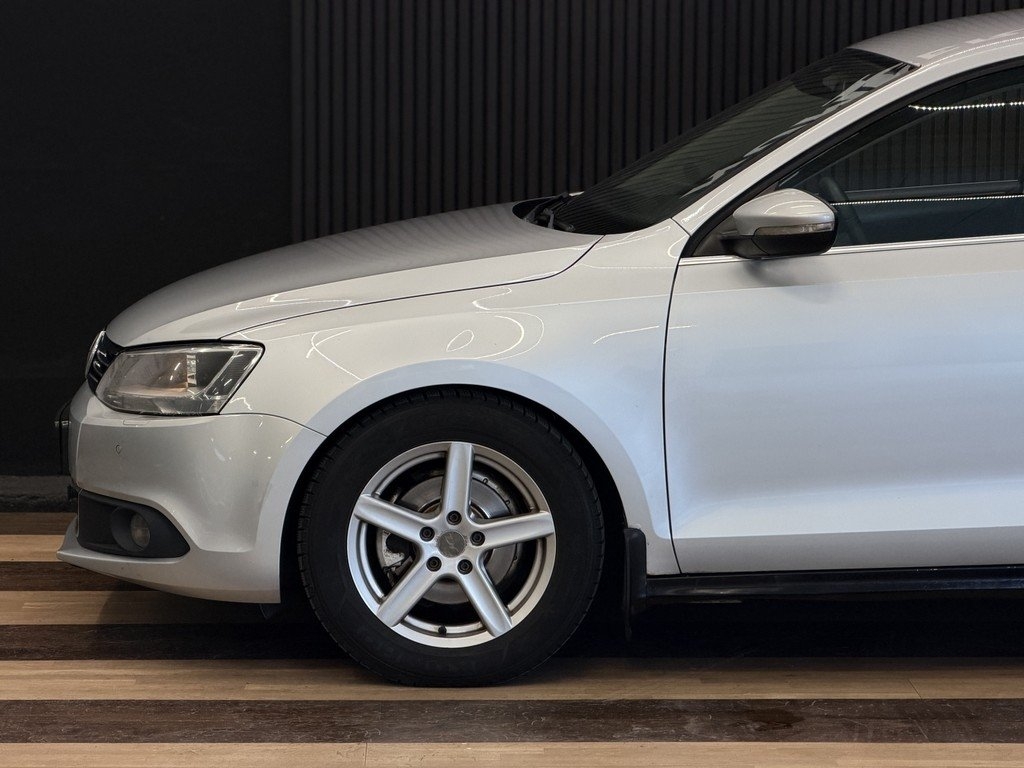 Volkswagen Jetta 2011, bild 5/10