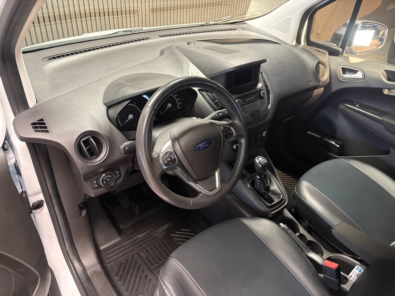 Ford Transit Courier 1.5 TDCi 2020, bild 7/10