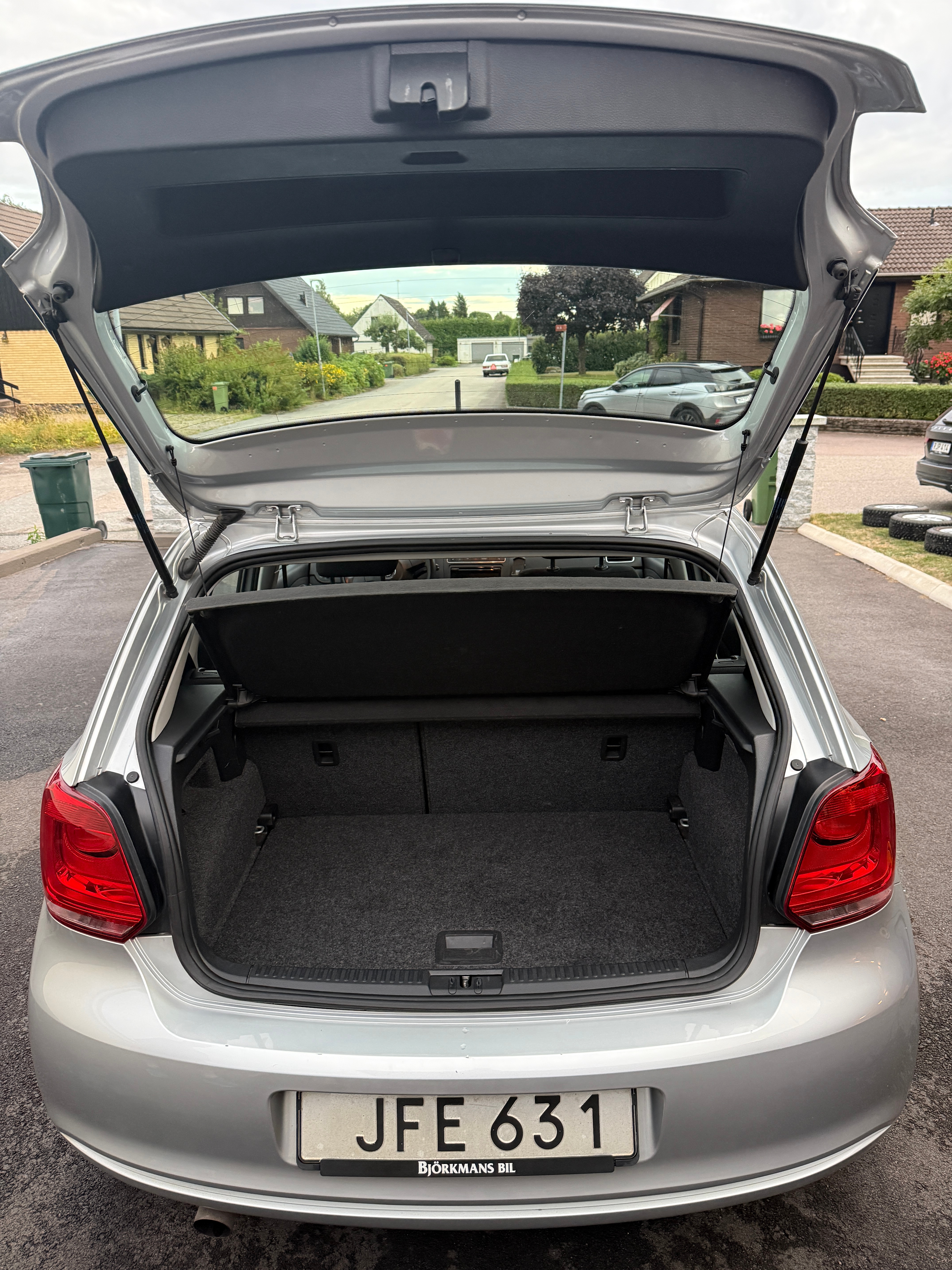 Volkswagen Polo 5-dörrar 1.4 MPI Manuell 2014, bild 2/9