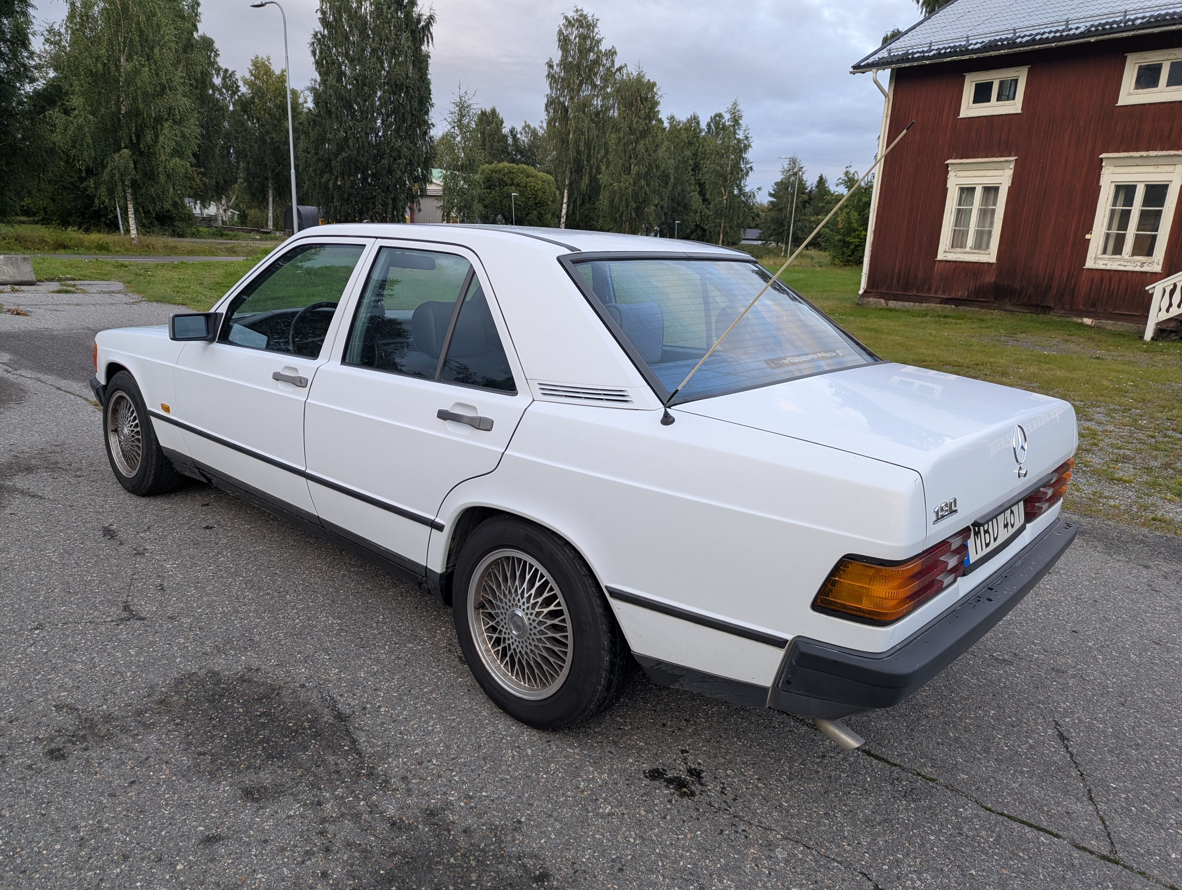 Mercedes-Benz 190 2.0 1986, bild 2/8