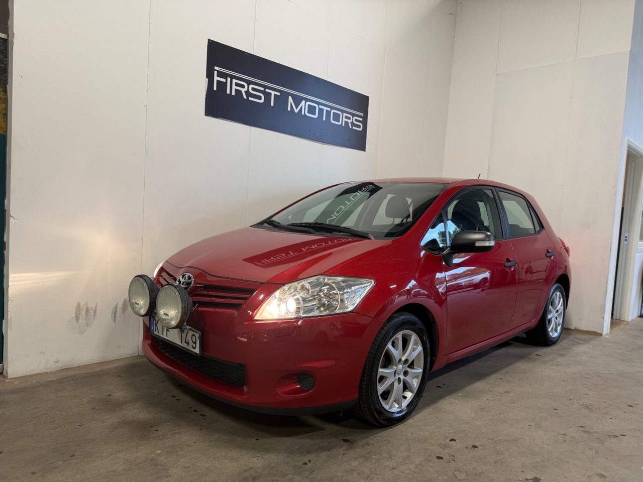 Toyota Auris 2010, photo 2/10