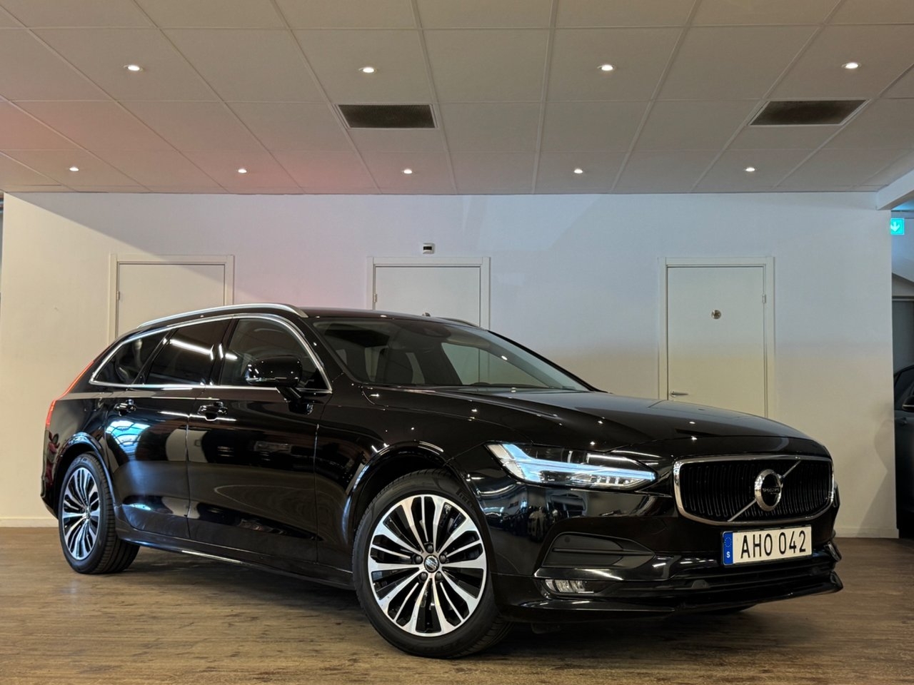 Volvo V90 T4 Geartronic Momentum 2019, kuva 6/10