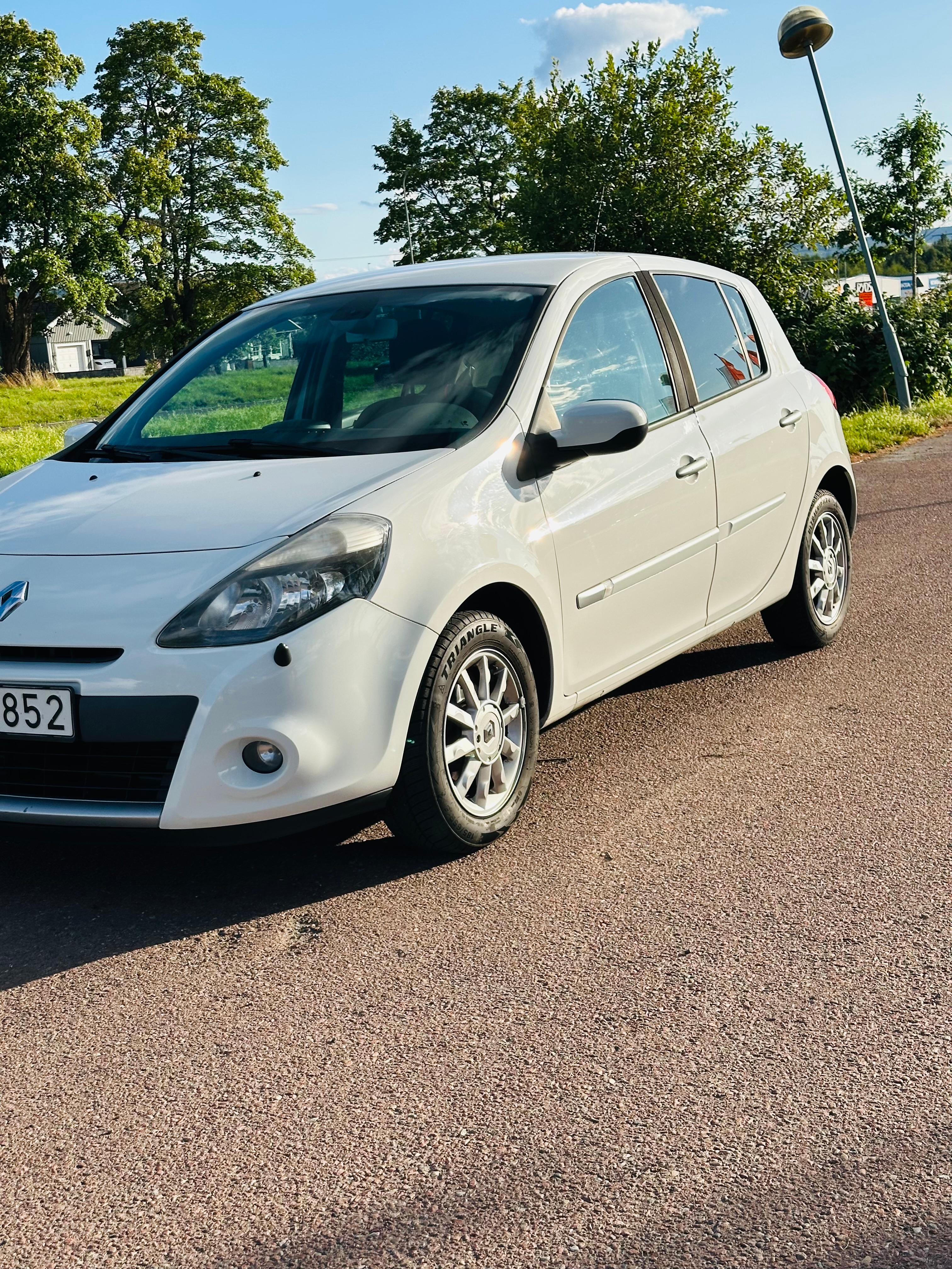 Renault Clio 2012, bild 2/8