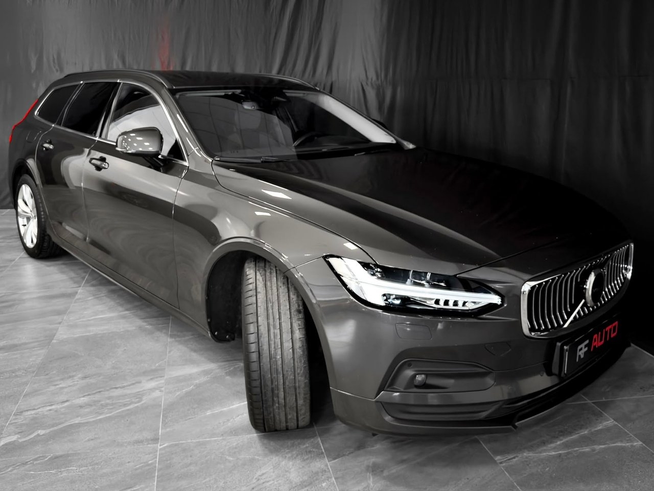 Volvo V90 2023, photo 5/10