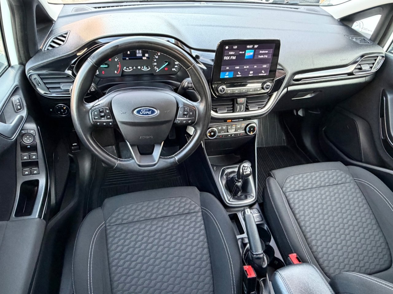Ford Fiesta 1.0 EcoBoost Titanium 2022, bild 7/10