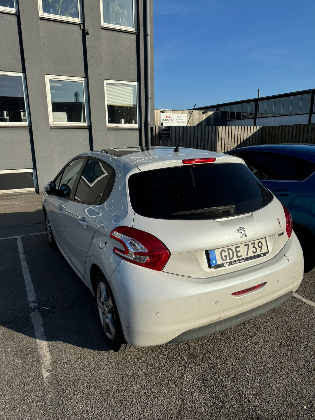 Peugeot 208 5-dörrar 1.2 VTi 82 Manuell 2014, bild 2/9