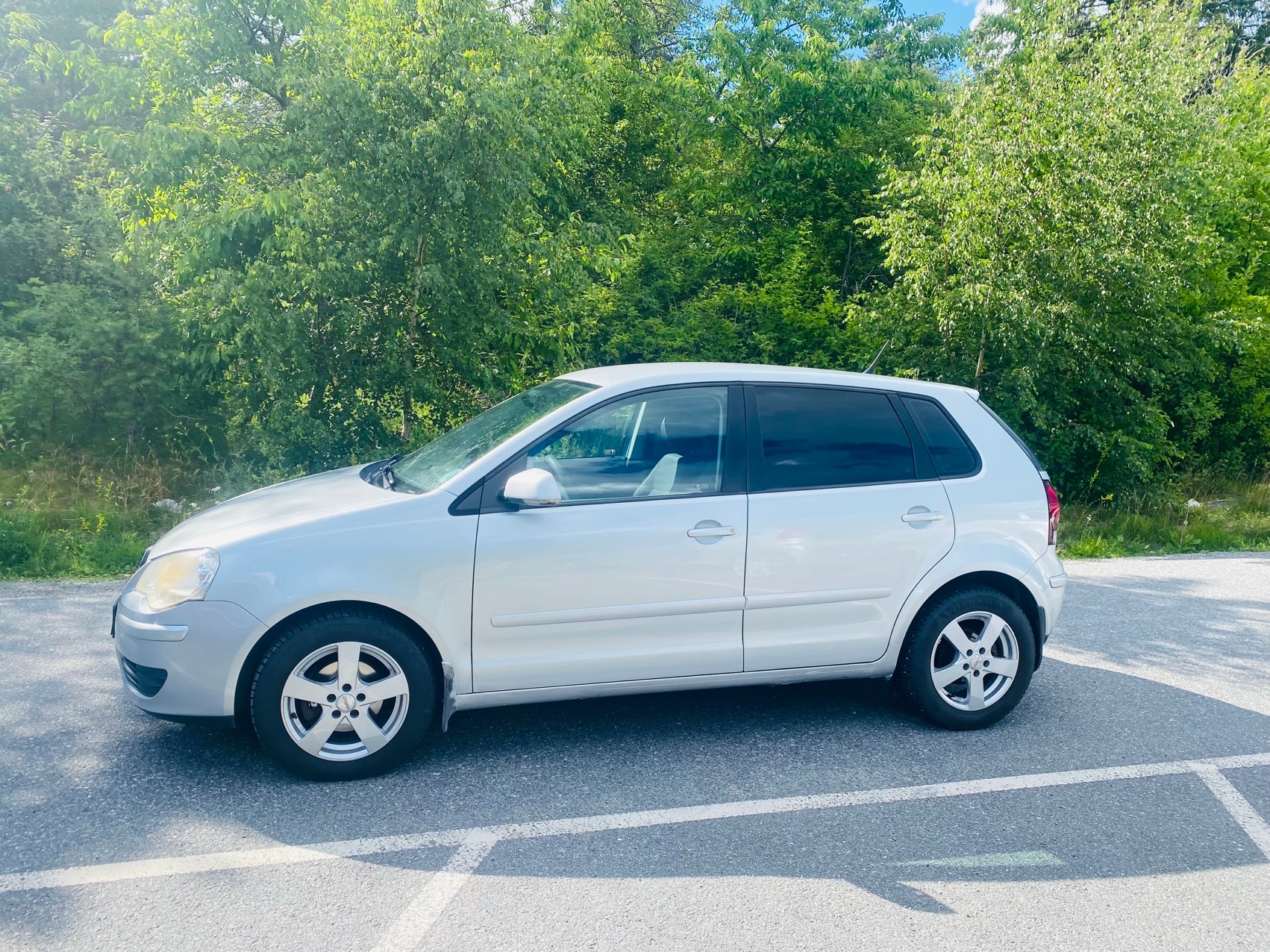 Volkswagen Polo 5-dörrar 1.4 Manuell 2007, bild 2/9