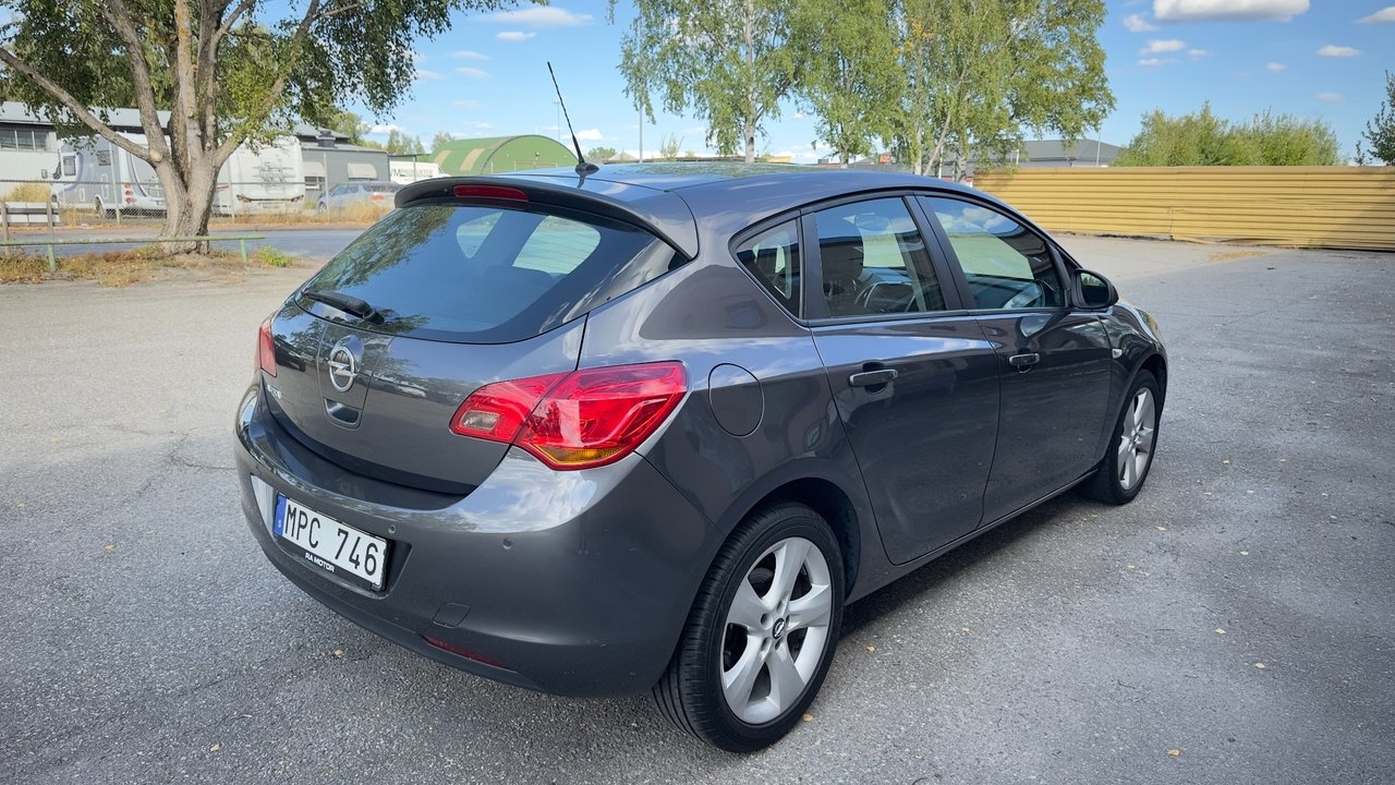 Opel Astra 1.6 Enjoy Euro 5 2010, bild 3/10