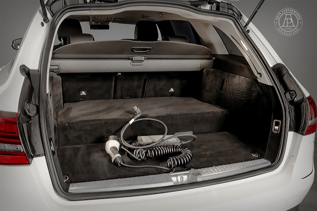 Mercedes-Benz C 2020, photo 8/8