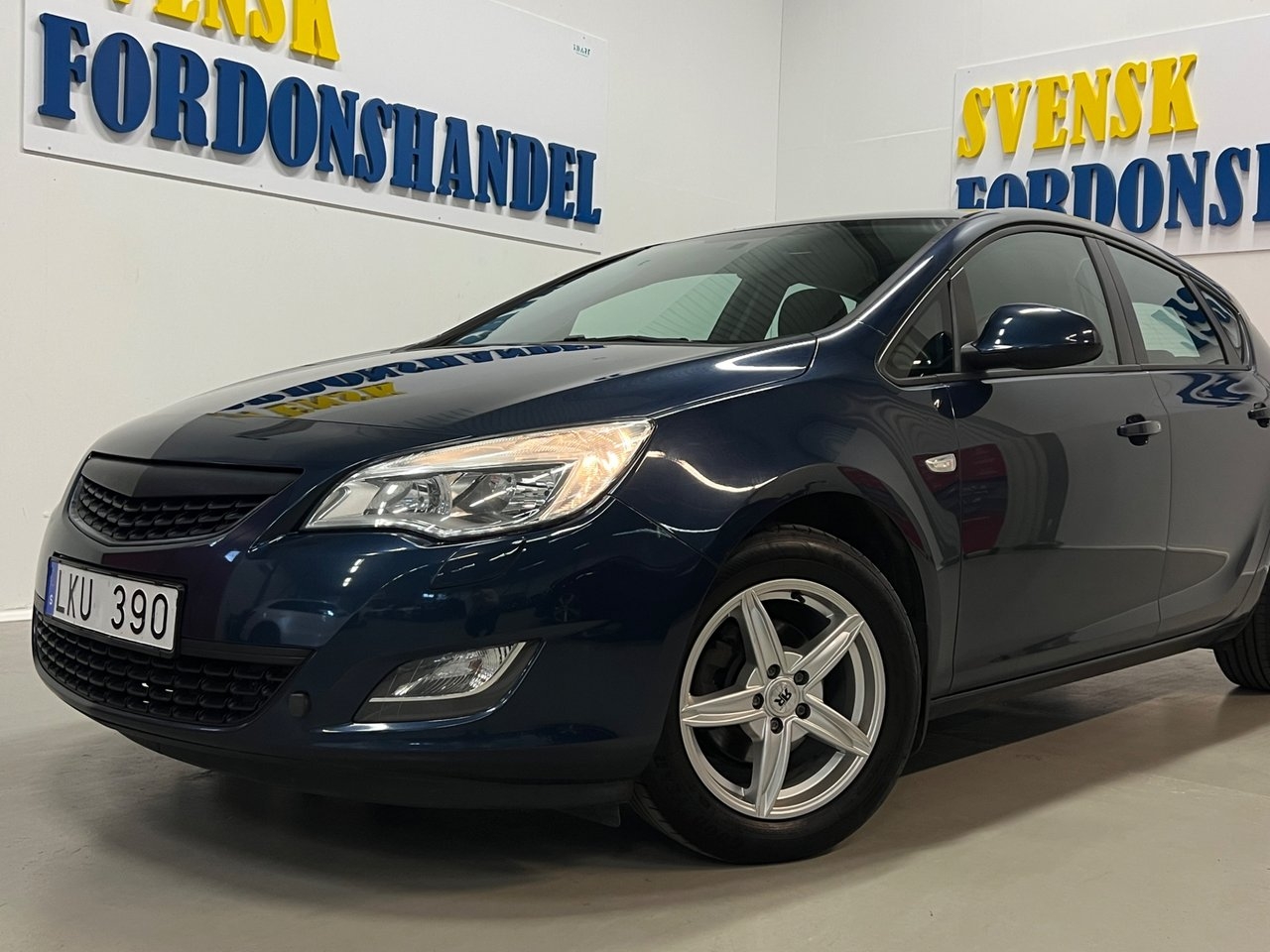 Opel Astra 2011, bild 2/10