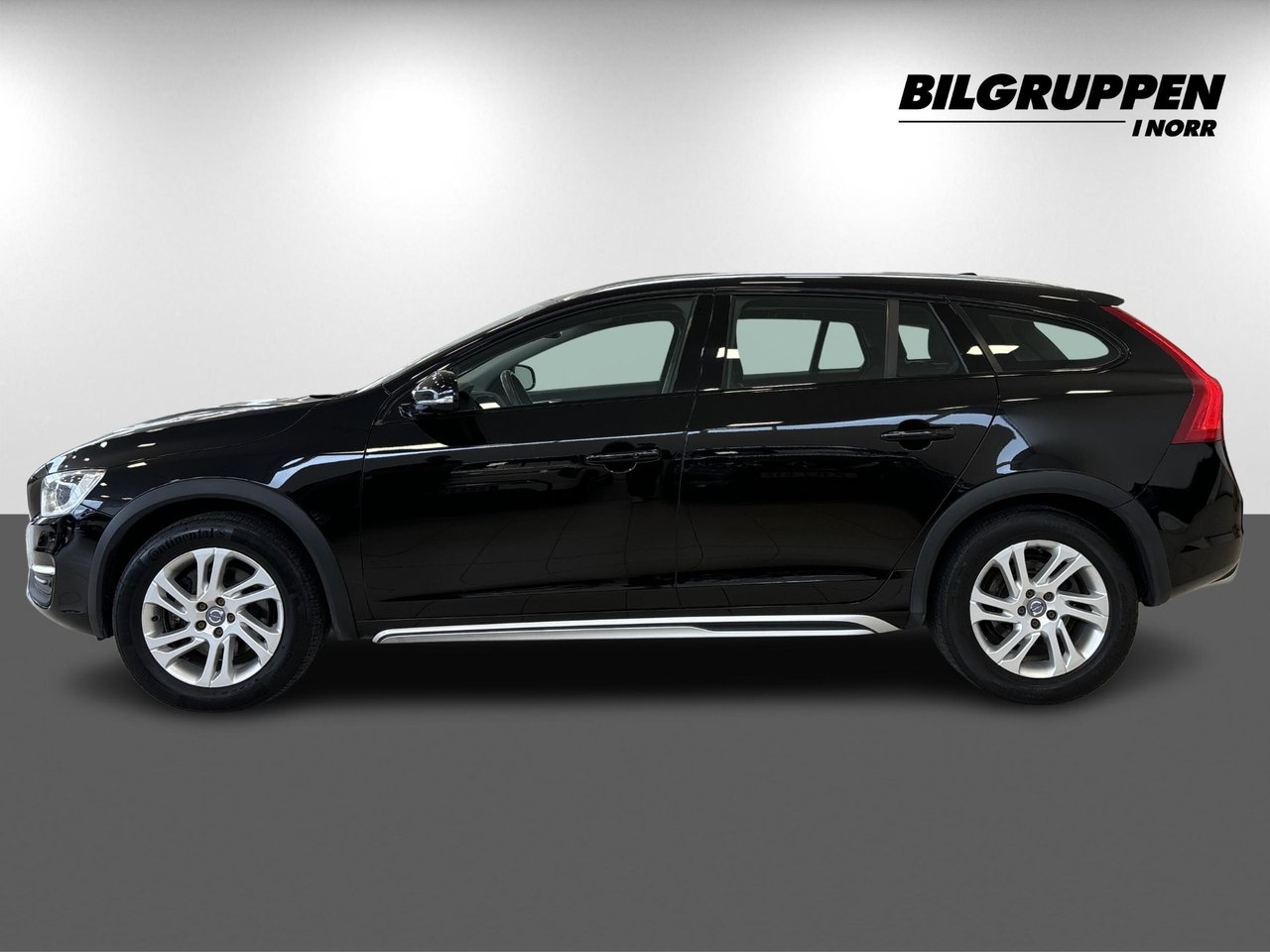 Volvo V60 Cross Country 2018, kuva 4/10