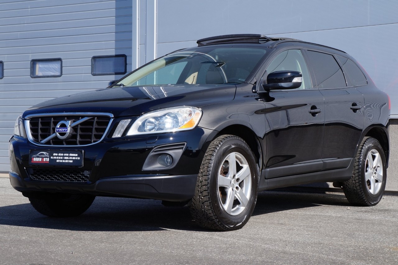 Volvo XC60 2.4D Geartronic Kinetic 2010, kuva 3/10
