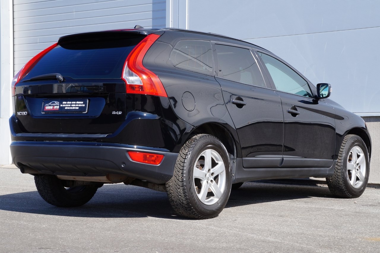 Volvo XC60 2.4D Geartronic Kinetic 2010, kuva 6/10