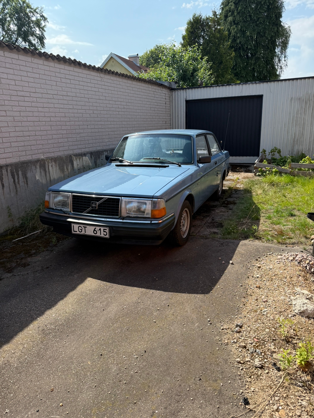 Volvo 242