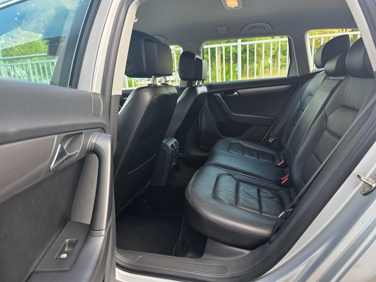 Volkswagen Passat 2012, bild 7/10