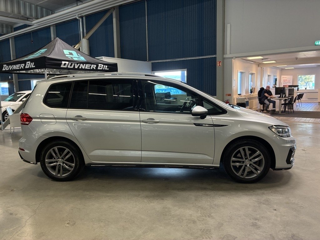 Volkswagen Touran 2018, photo 3/10
