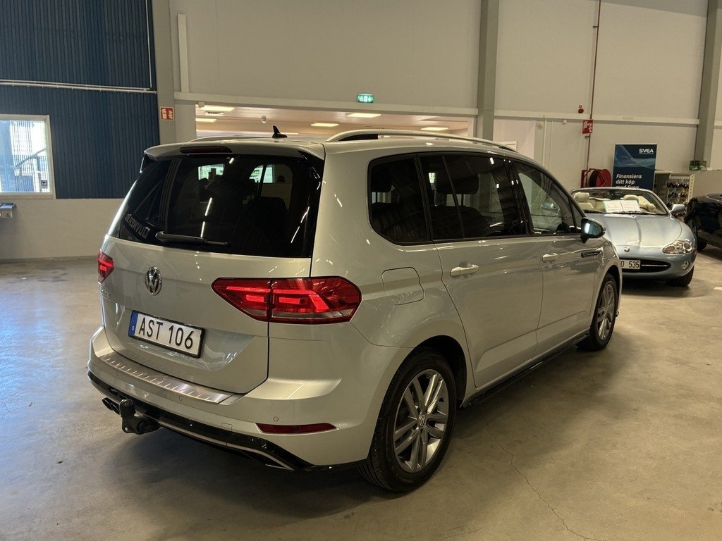 Volkswagen Touran 2018, photo 4/10