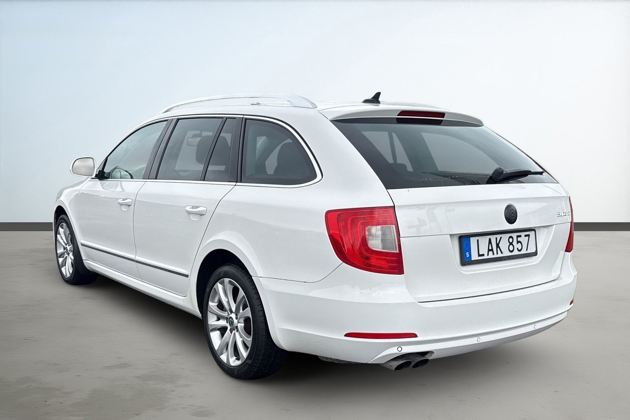 Skoda Superb 2011, bild 3/10