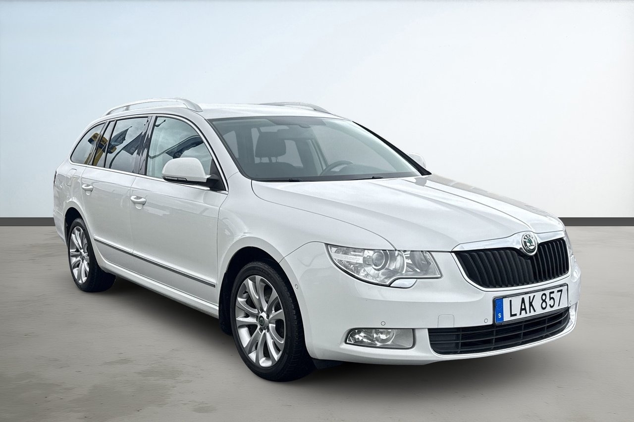 Skoda Superb 2011, bild 7/10