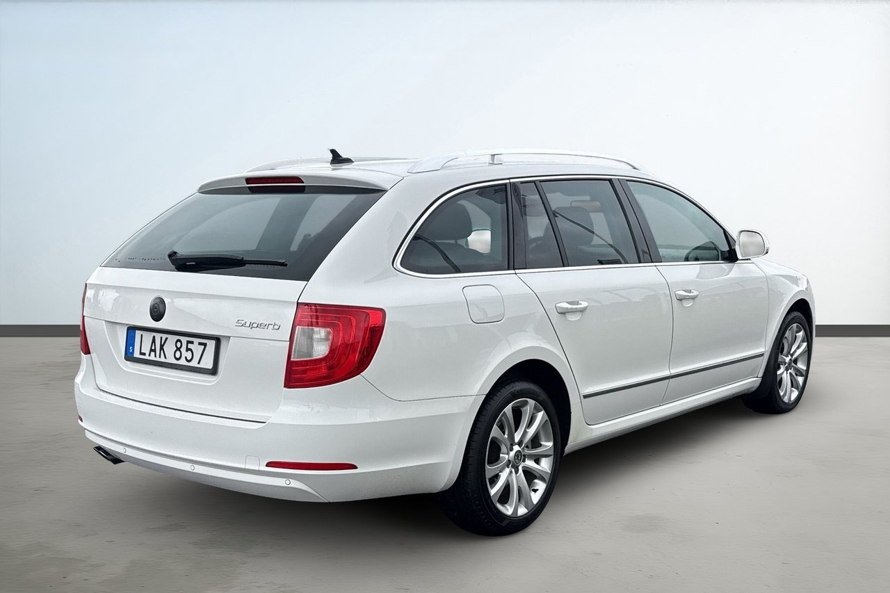 Skoda Superb 2011, bild 5/10