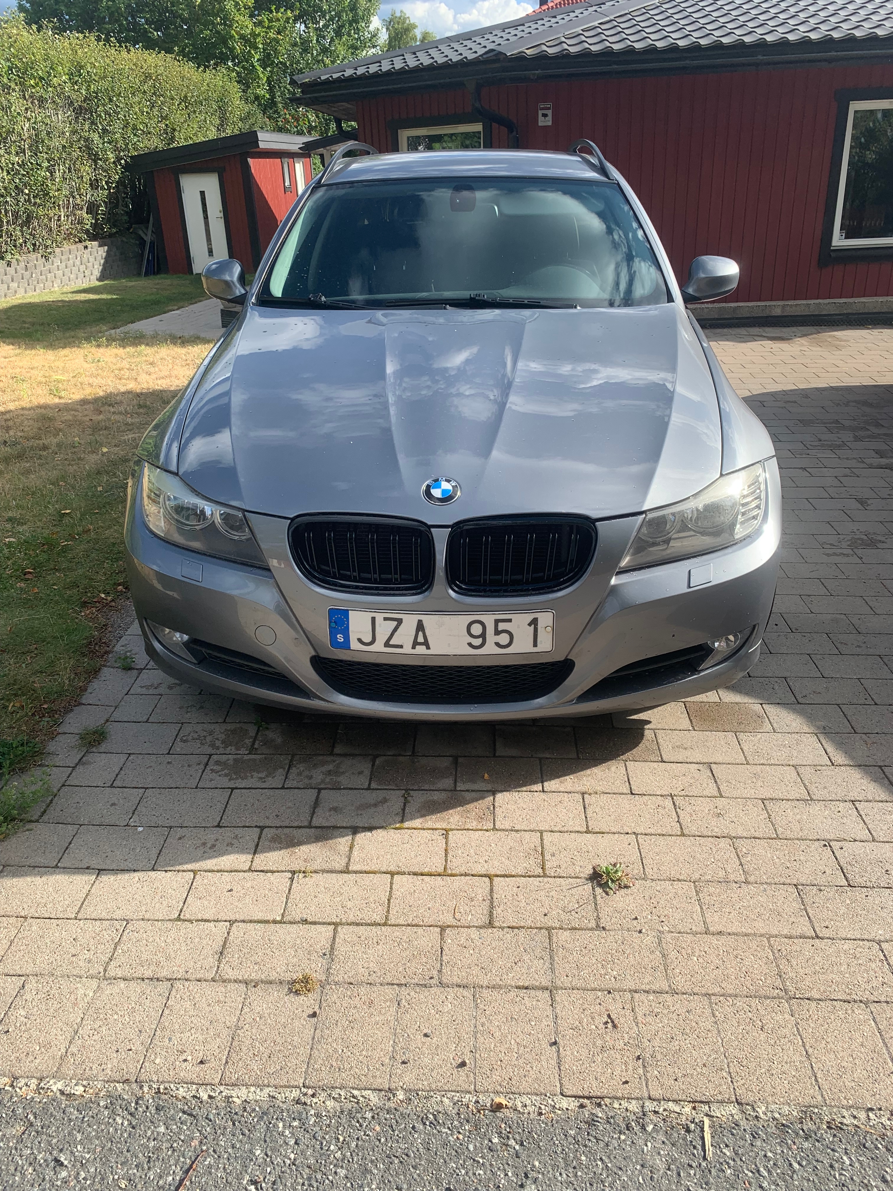 BMW 320 d Touring Manuell 2010, kuva 2/5
