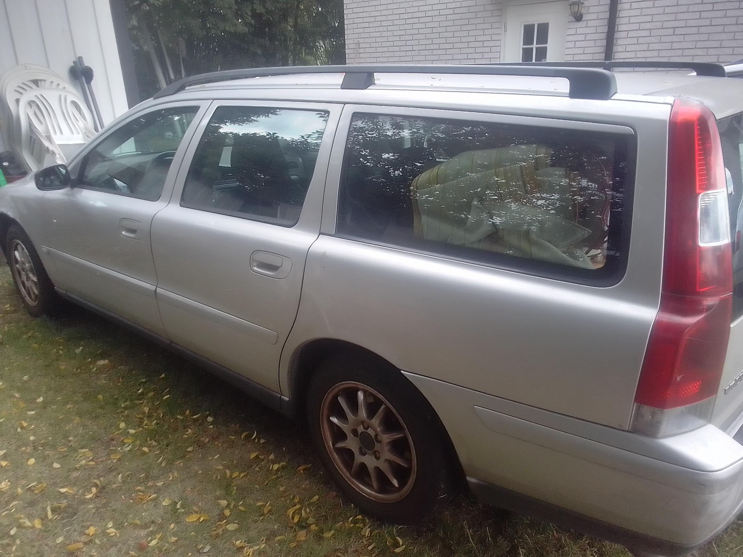 Volvo V70 2.4 Manuell 2005, bild 2/3