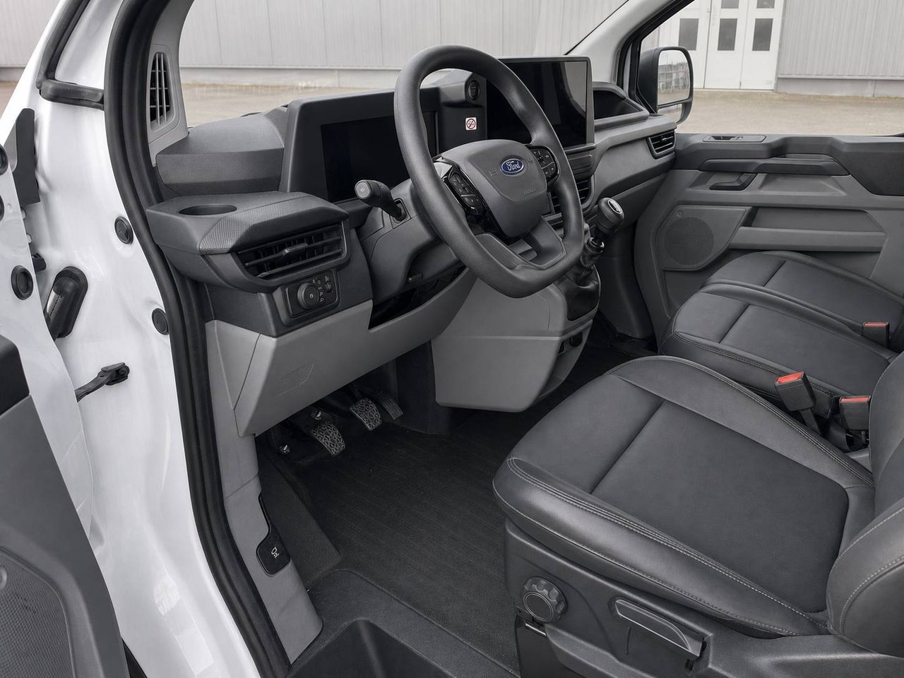 Ford Transit Custom 2025, bild 2/7