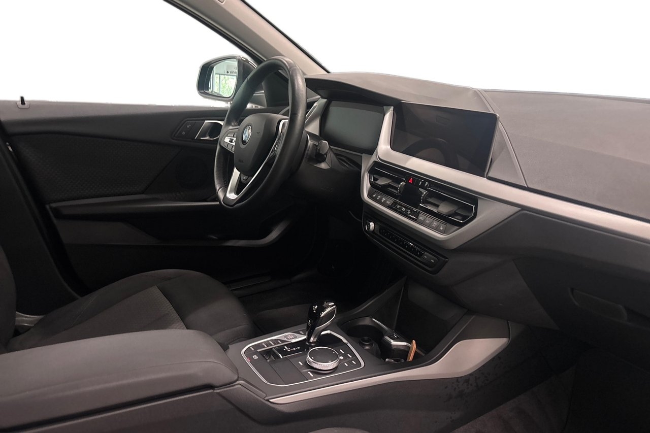 BMW 118 i Advantage Aut 2023, photo 6/10
