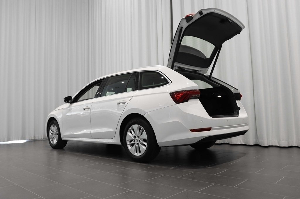 Skoda Octavia TSI 110hk 2022, bild 4/10