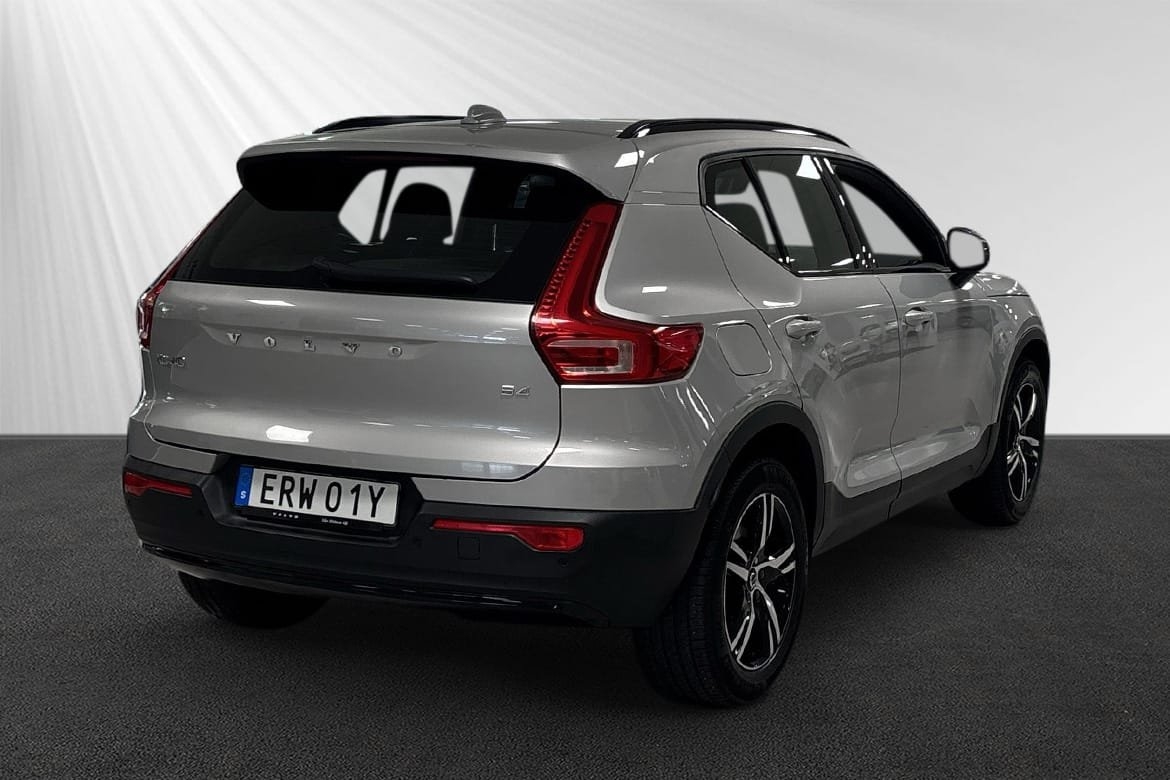 Volvo XC40 B4 FWD Bensin Plus Dark 2025, bild 3/9