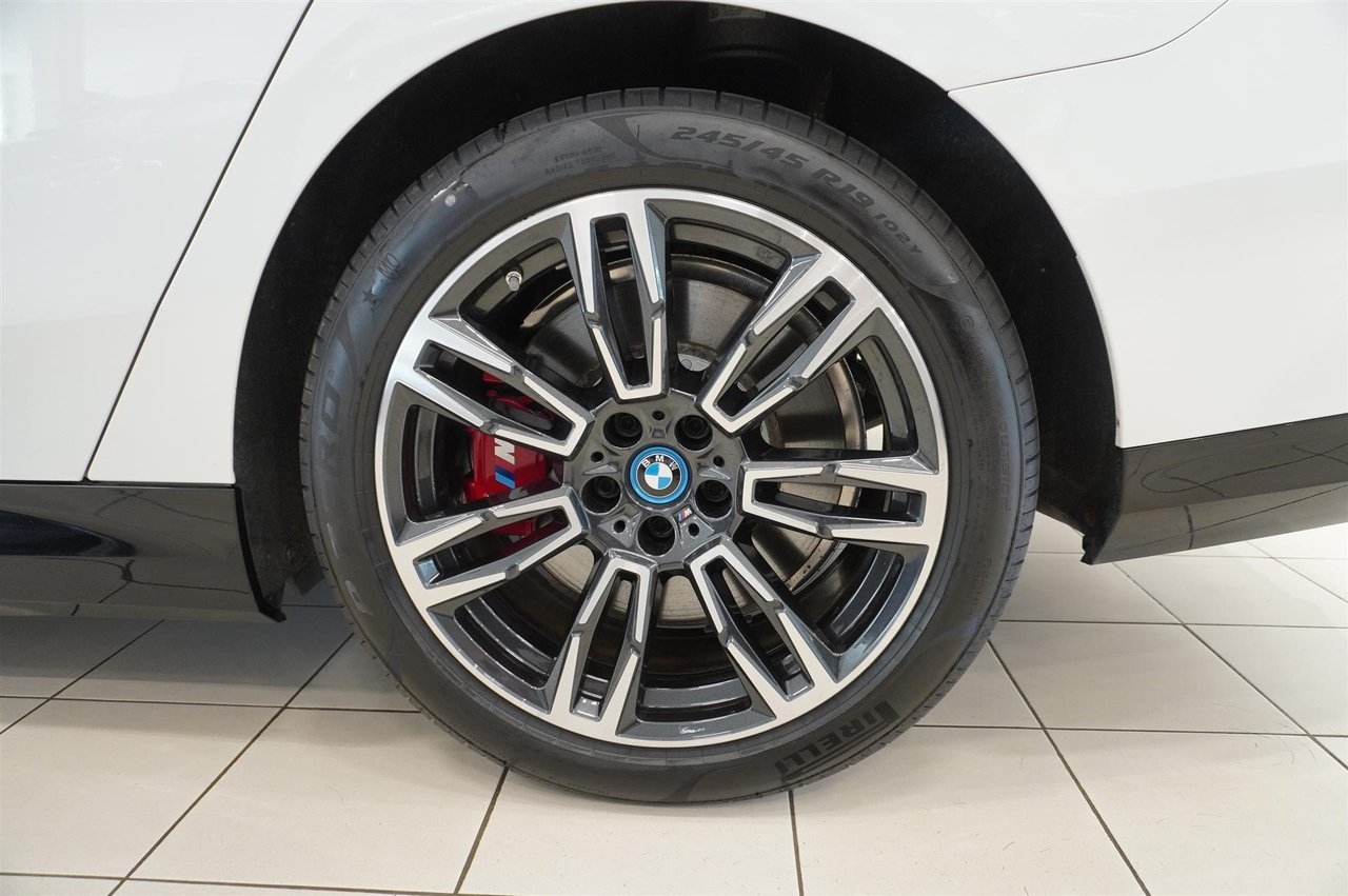 BMW 550 2025, kuva 7/10