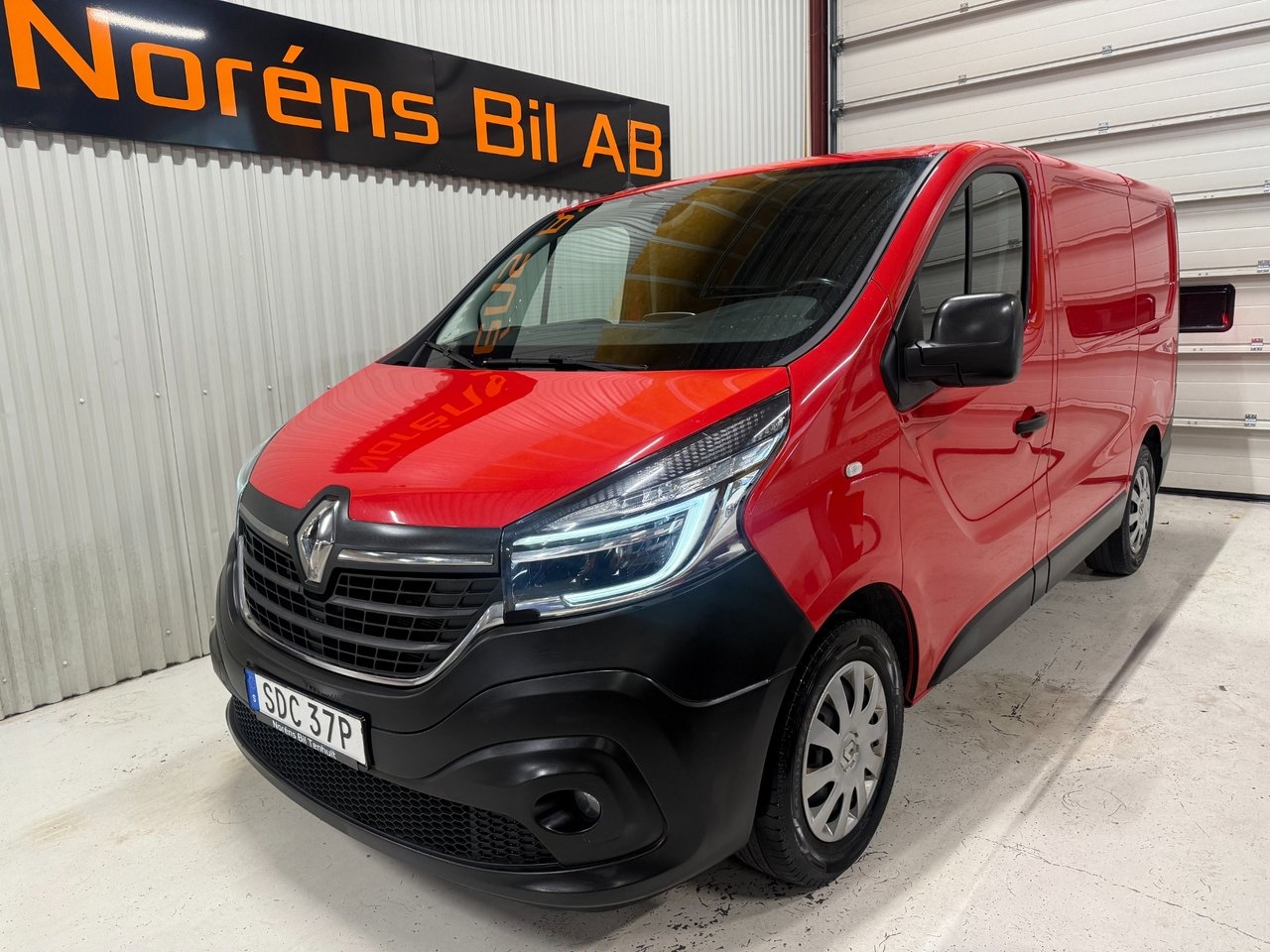 Renault Trafic 2021, photo 2/10