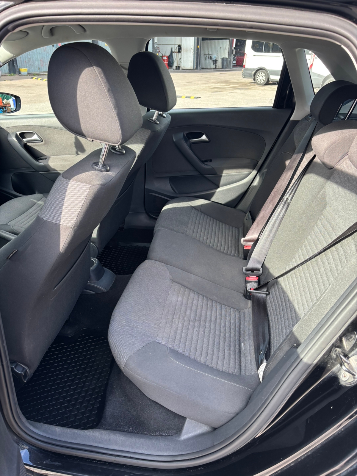 Volkswagen Polo 2012, bild 8/8