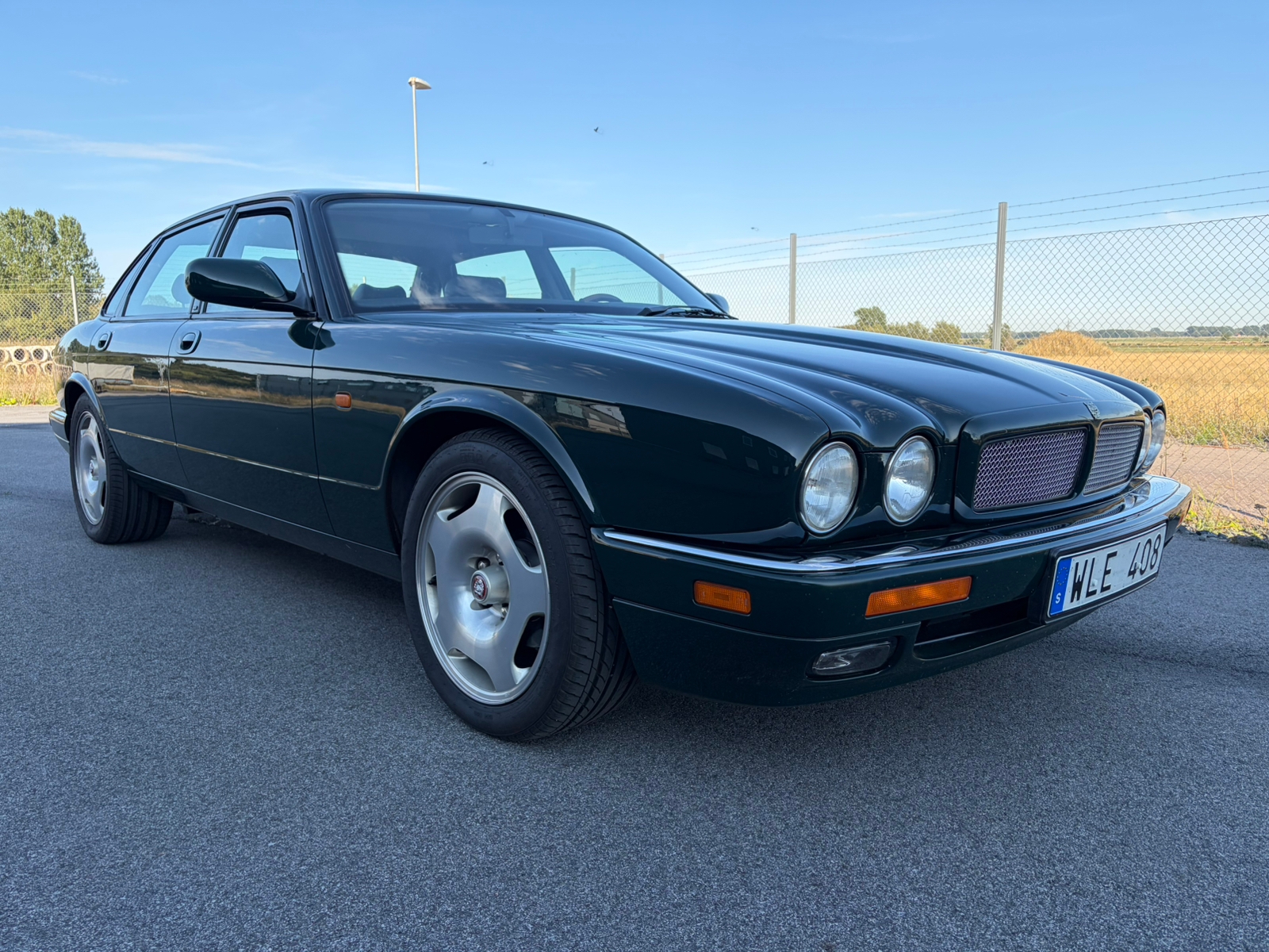 Jaguar XJR