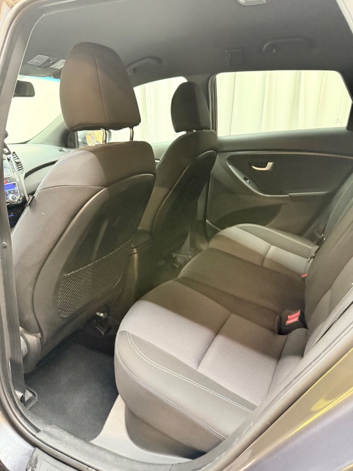 Hyundai i30 Kombi 1.6 CRDi Premium 2017, kuva 6/10