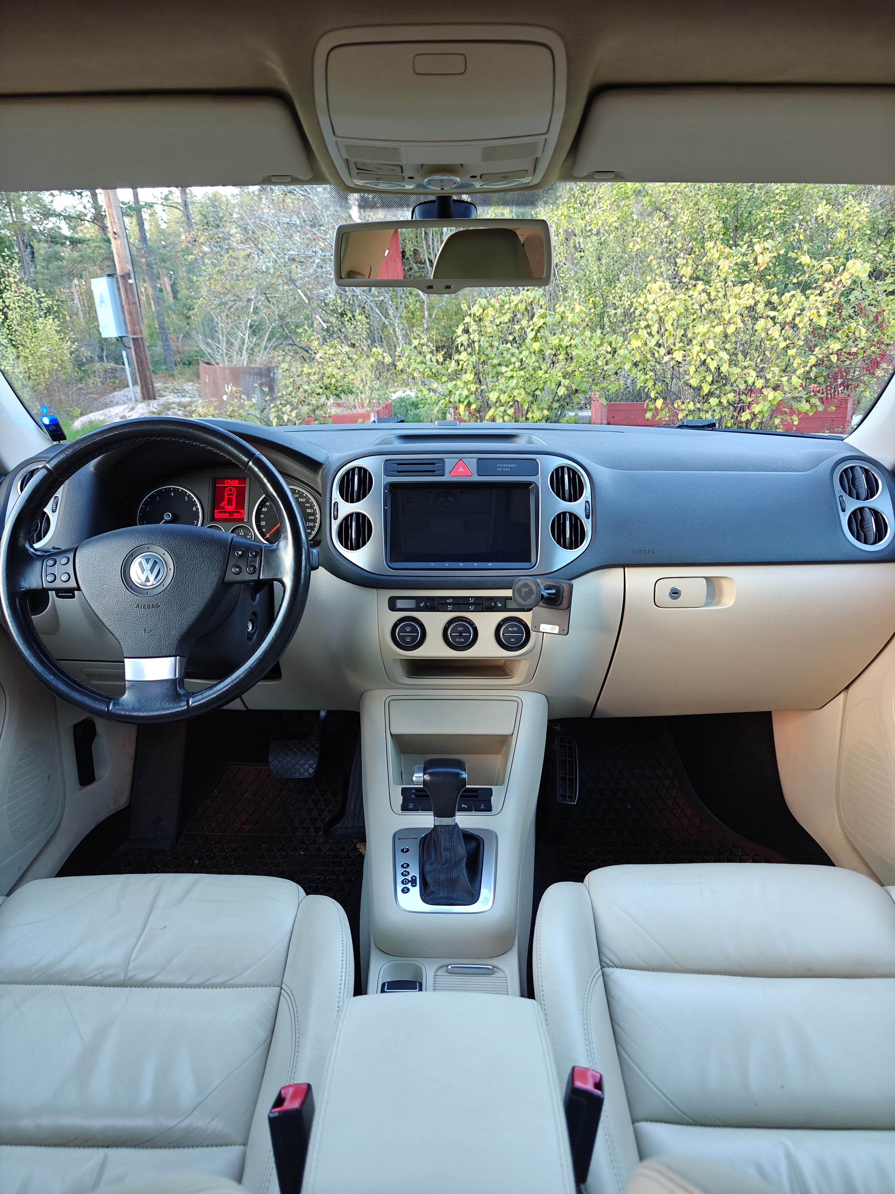 Volkswagen Tiguan 2008, bild 7/12