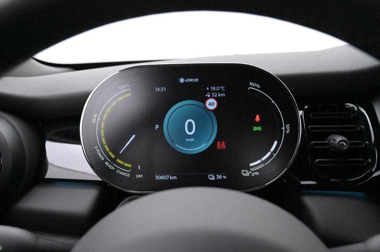 MINI Cooper SE SE Essential Sportstol 2024, bild 6/10