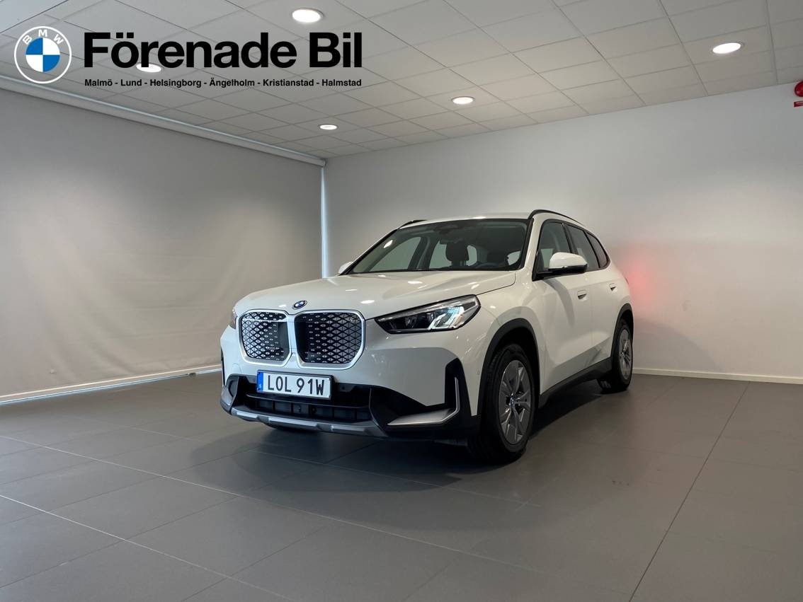 BMW iX1