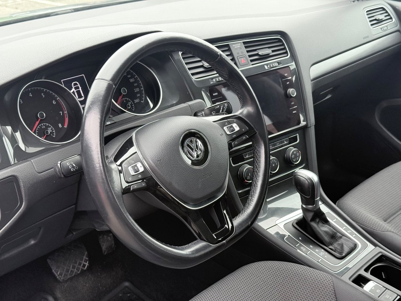 Volkswagen Golf 2019, photo 5/11