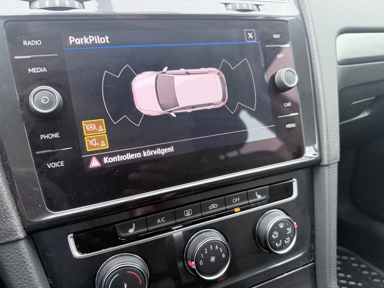 Volkswagen Golf 2019, photo 7/11