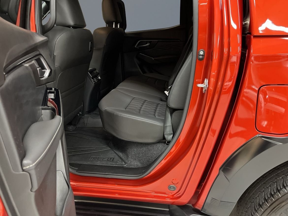 Isuzu D-max XRX DC AT CNG 2024, photo 7/10