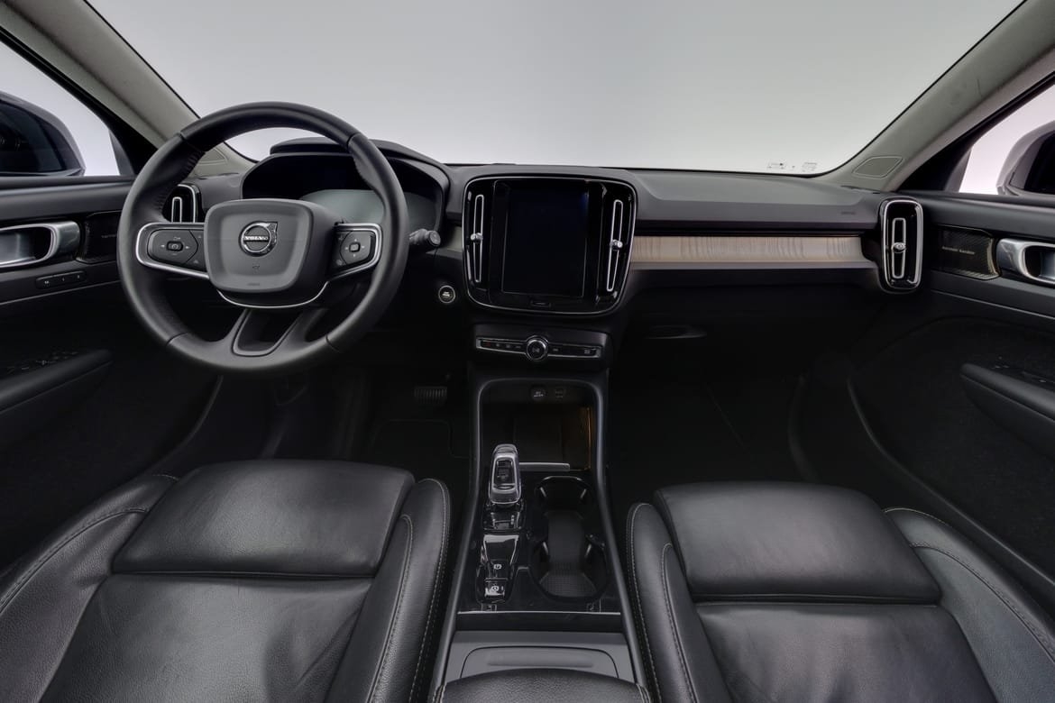 Volvo XC40 2021, photo 7/10