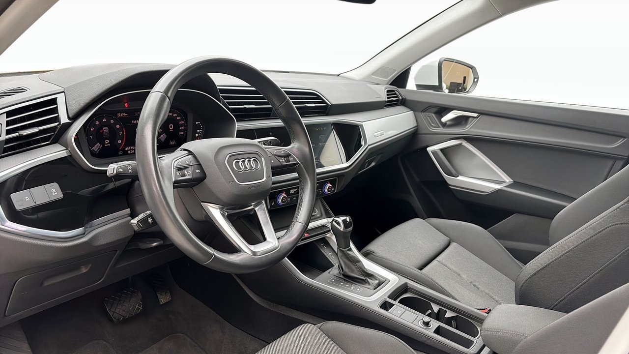 Audi Q3 35 TFSI 150HK Cockpit 2024, bild 7/10
