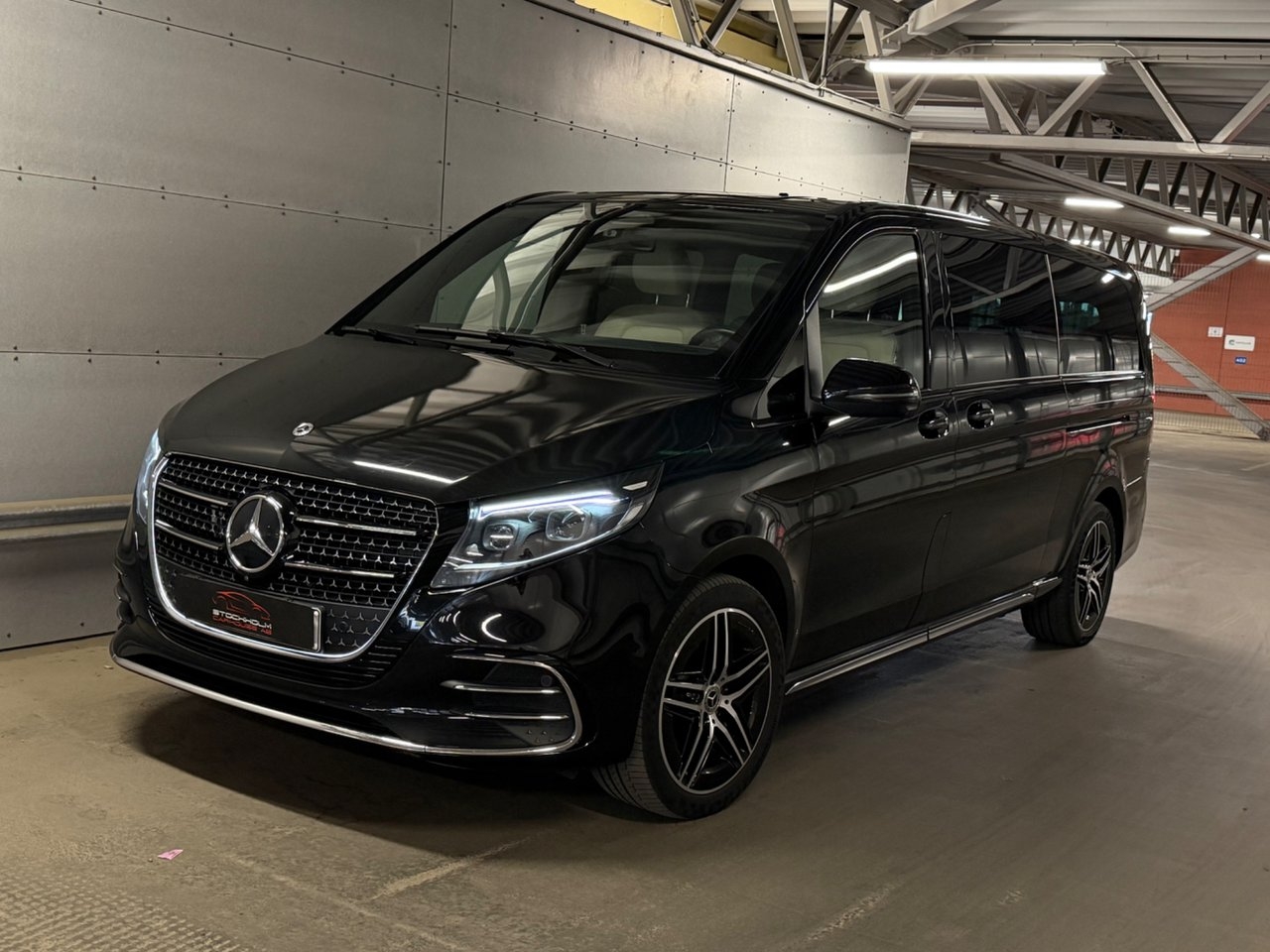 Mercedes-Benz V 300d AMG 4MATIC 2025, bild 2/10