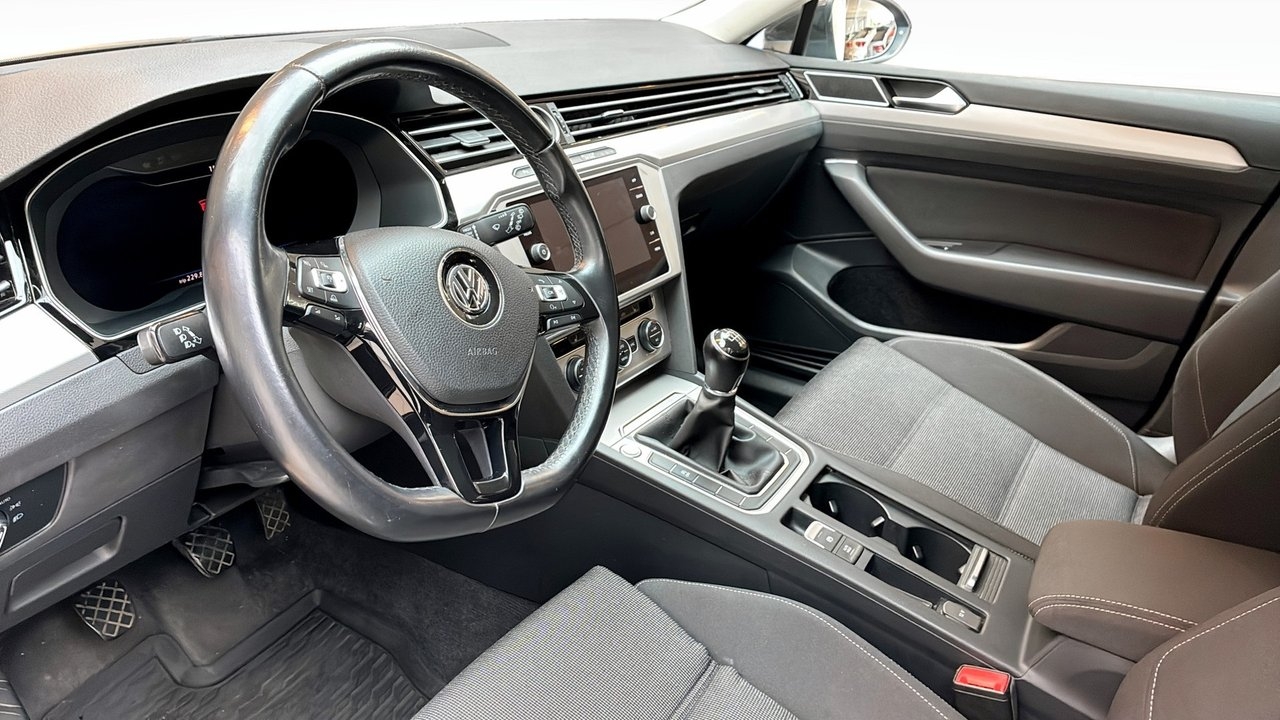 Volkswagen Passat 2018, bild 7/10