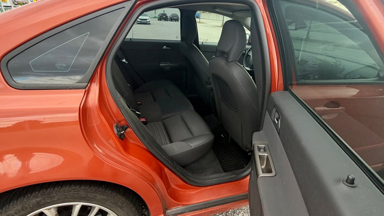 Volvo S40 D2 Momentum Euro 5 2011, bild 7/8