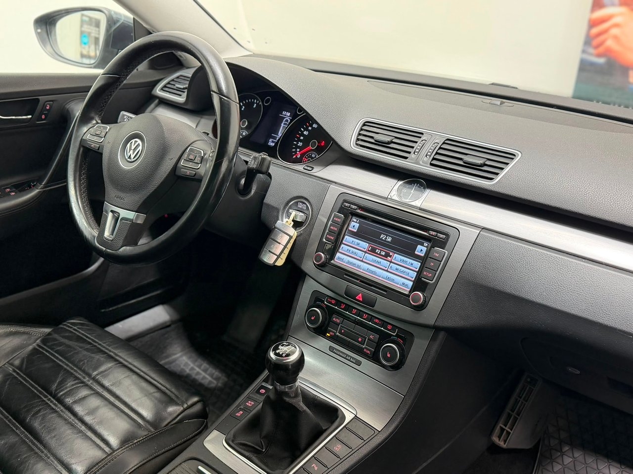 Volkswagen Passat 2012, bild 2/10